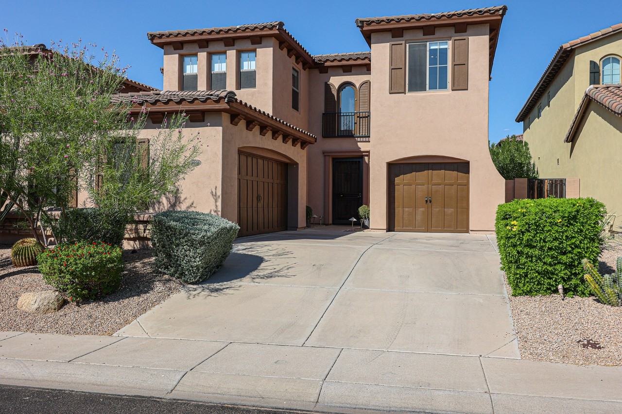 3966 E Crest Ln - Photo 3 of 36