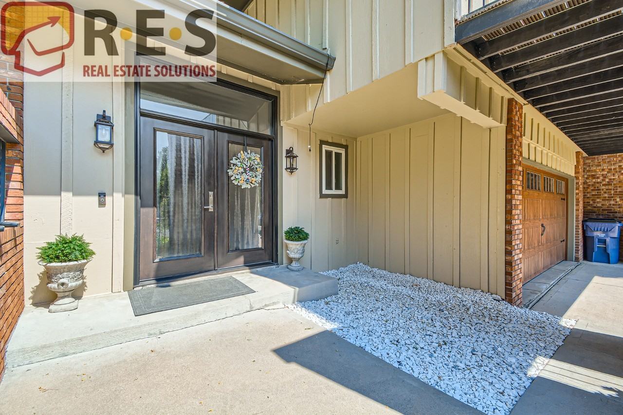 7465 E Kenyon Ave - Photo 3 of 25