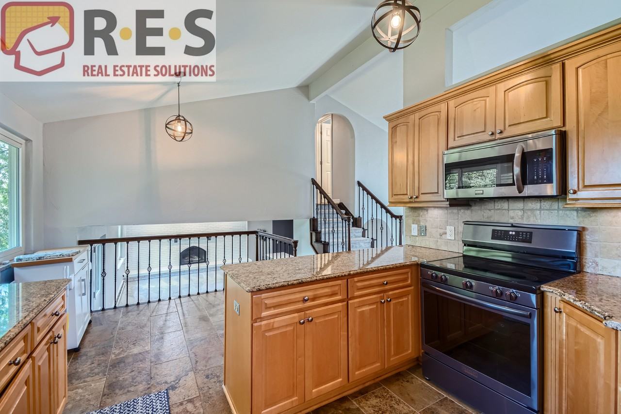 7465 E Kenyon Ave - Photo 4 of 25