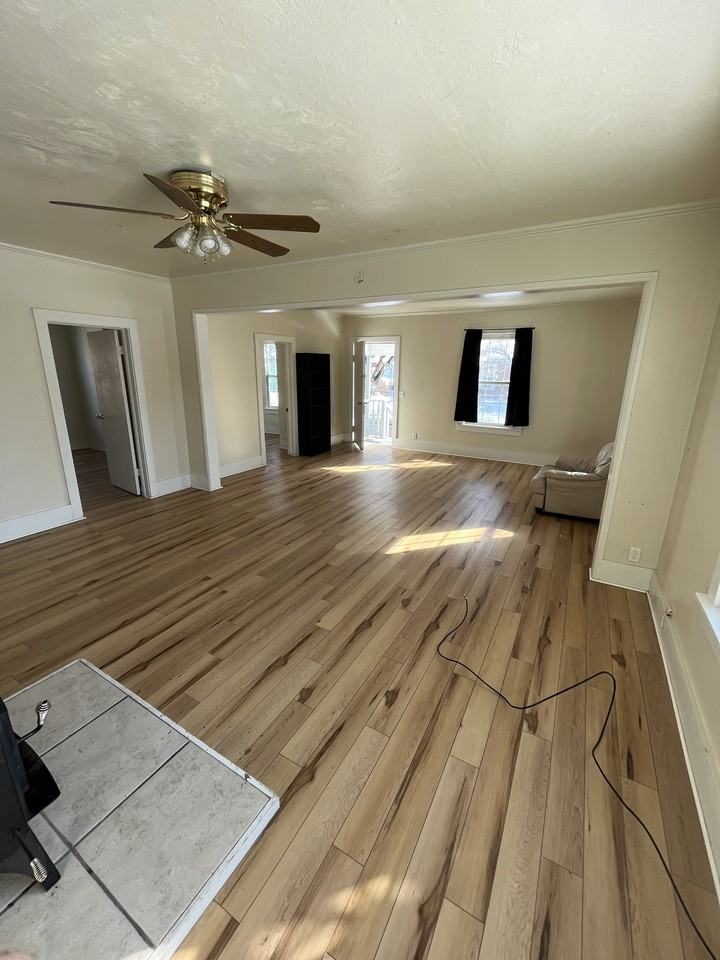 212 Butte St - Photo 3 of 14