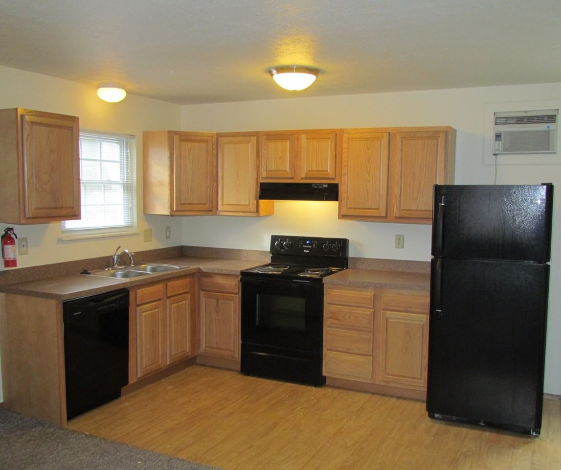 1150 S Lincoln Ave #B - Photo 2 of 6