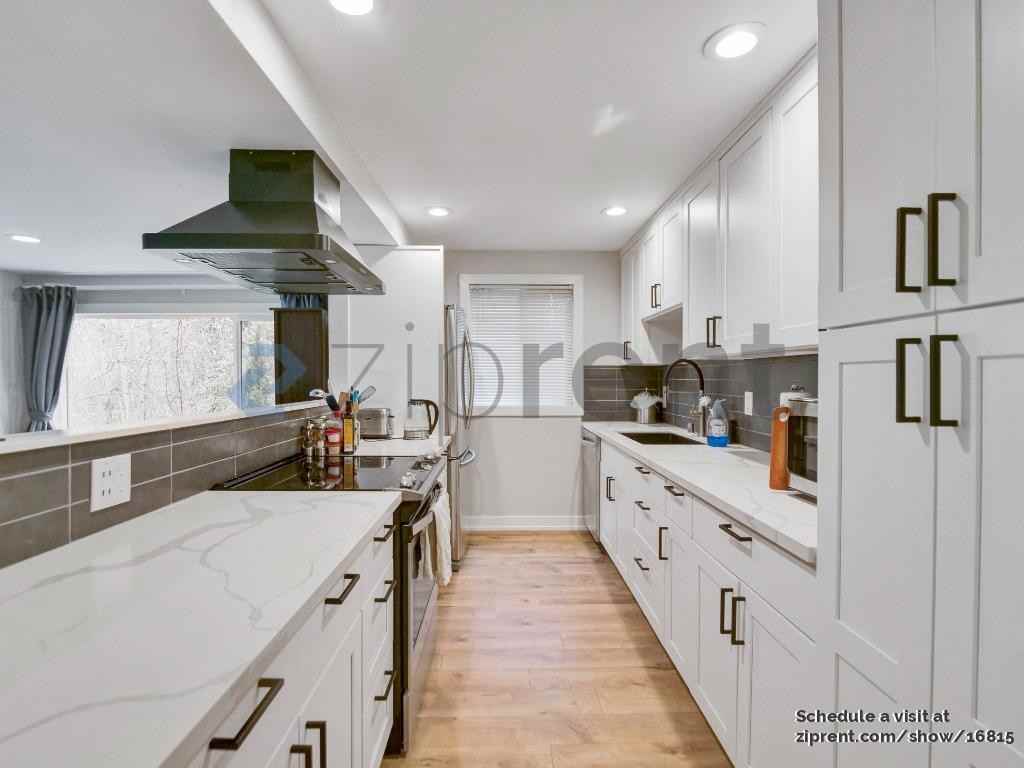 6533 106th Ave Ne #D - Photo 2 of 15