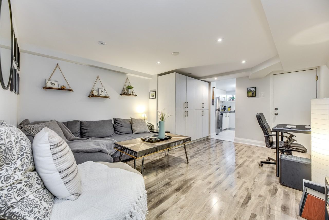 544 Brock Avenue - Photo 2 of 19