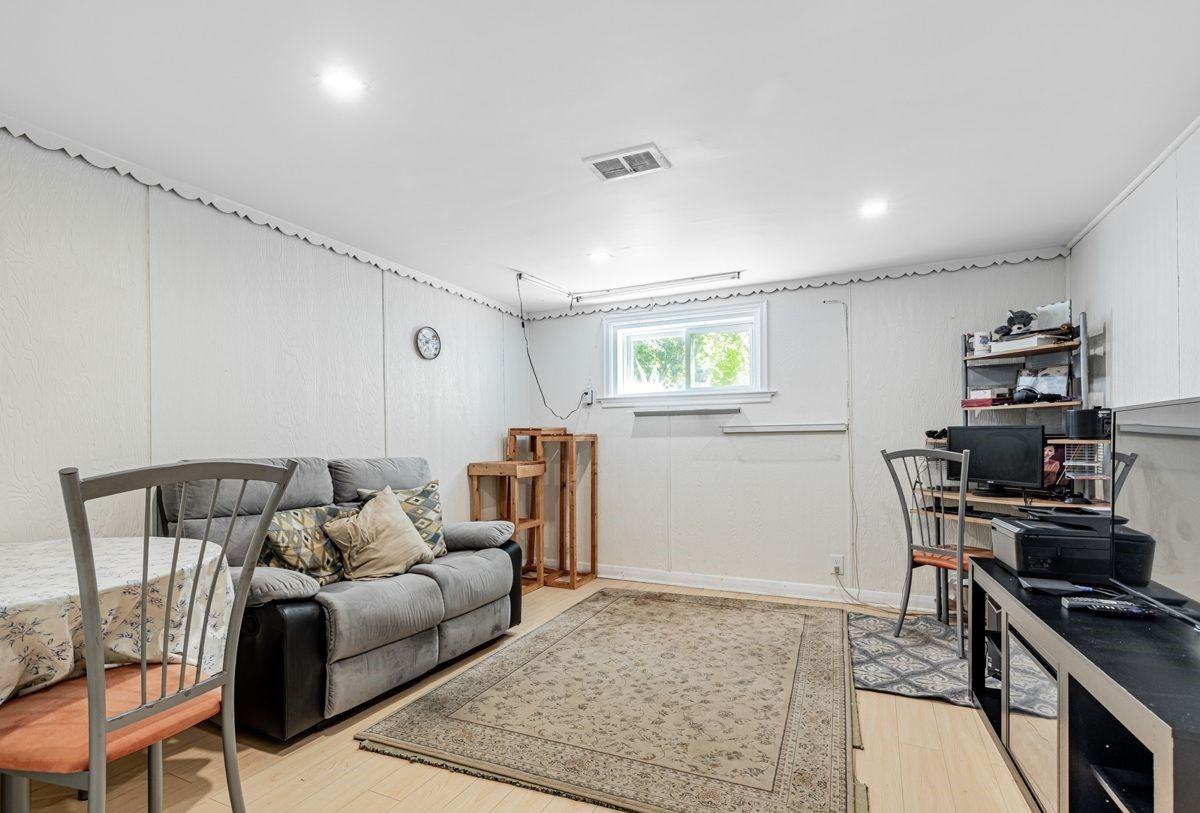 115 Frontenac Avenue #BSMT - Photo 2 of 16