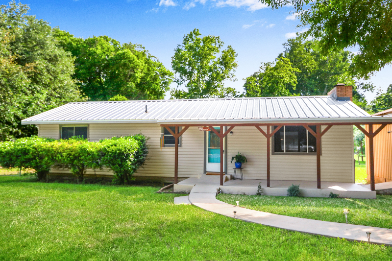 1410 Pecan Dr Nw - Photo 2 of 20