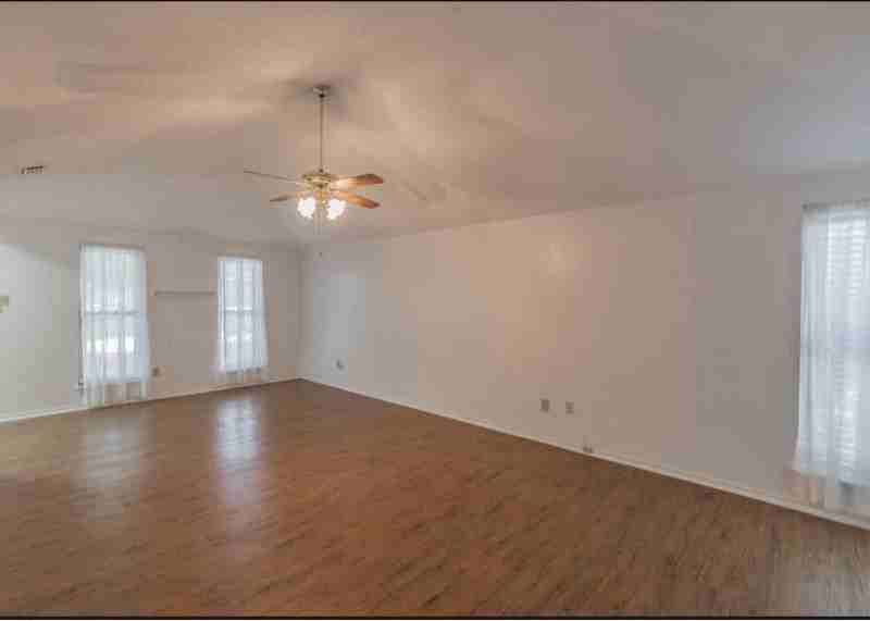 1317 Bryan Pl - Photo 3 of 12