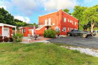 921 N 19th Ave #1 - Photo 1 of 1