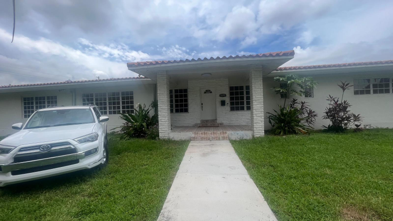 1895 Nw 175th St - Photo 7 of 7