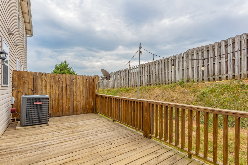 1959 Oxford Ct - Photo 3 of 16