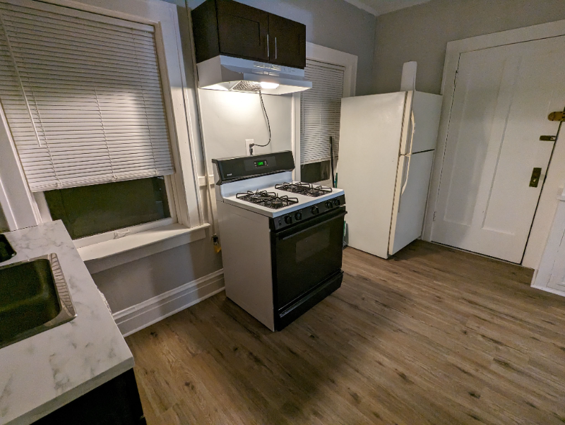 2918 S Haynes Ct #1F - Photo 2 of 4