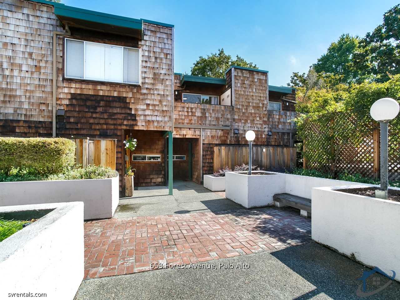 653 Forest Avenue - Photo 2 of 20