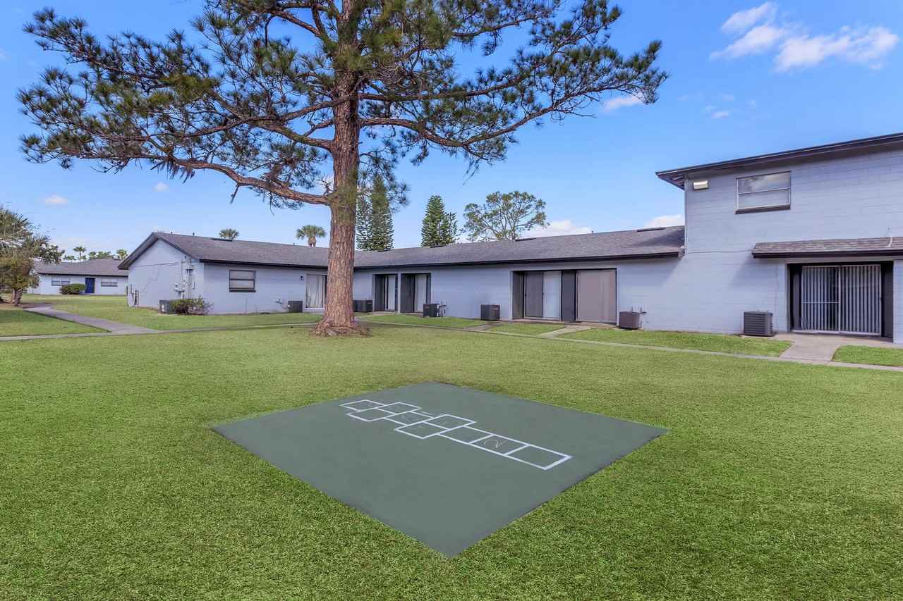 Stoneridge Pointe - Photo 4 of 38