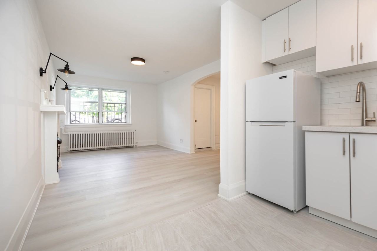 15 Hubbard Blvd Ste 4 #Ste 4