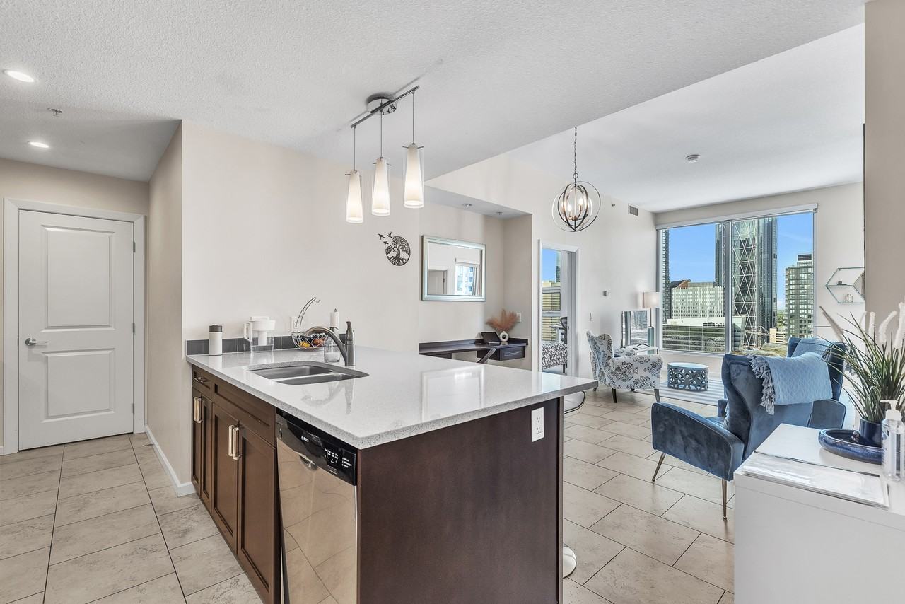 211 13 Avenue Southeast #2705