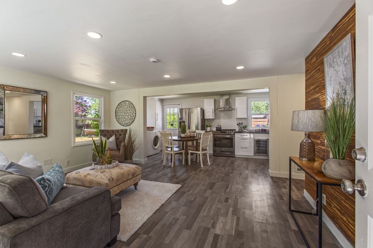 6904 S 124th St #NA - Photo 2 of 23