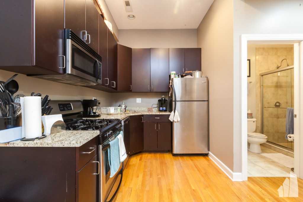 705 N Milwaukee Ave #1R - Photo 6 of 10