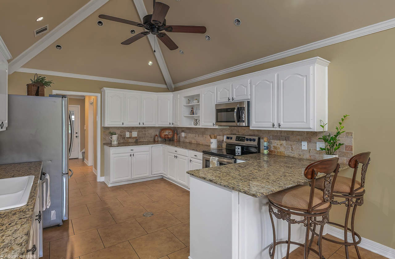 10475 Meadowview Dr #NA - Photo 4 of 15