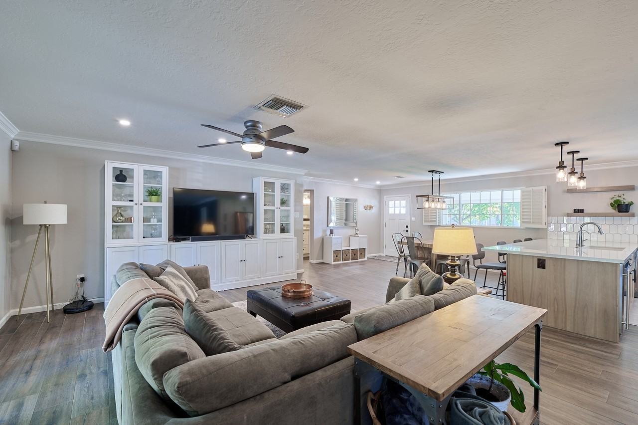 8049 N 16th Ave #NA - Photo 3 of 23