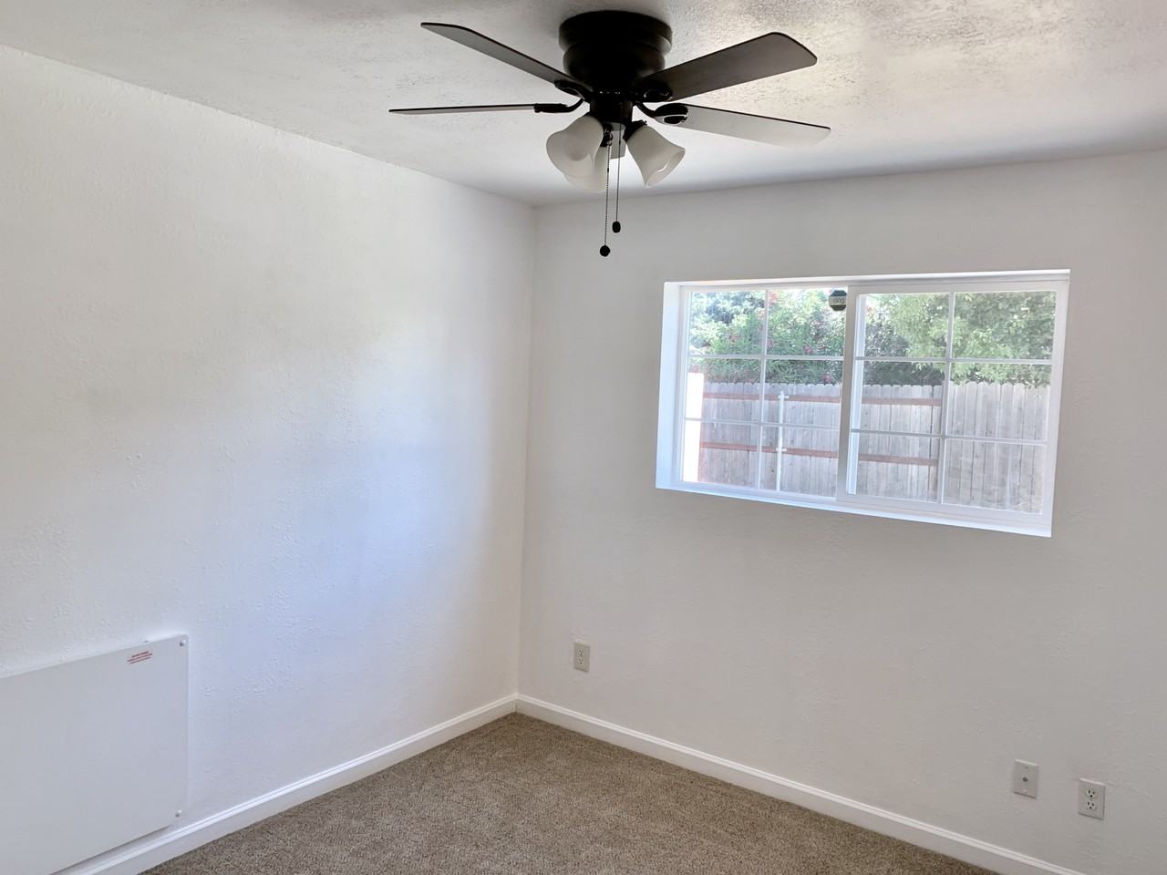 714 1/2 Pleasant St #NA - Photo 3 of 8