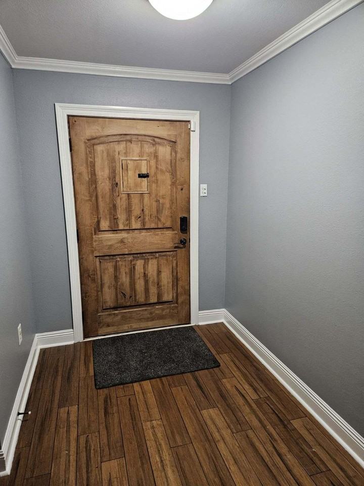 5900 Chatham Dr #NA - Photo 2 of 9