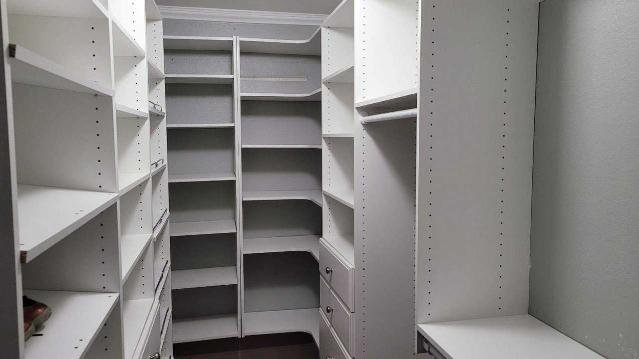 5900 Chatham Dr #NA - Photo 6 of 9