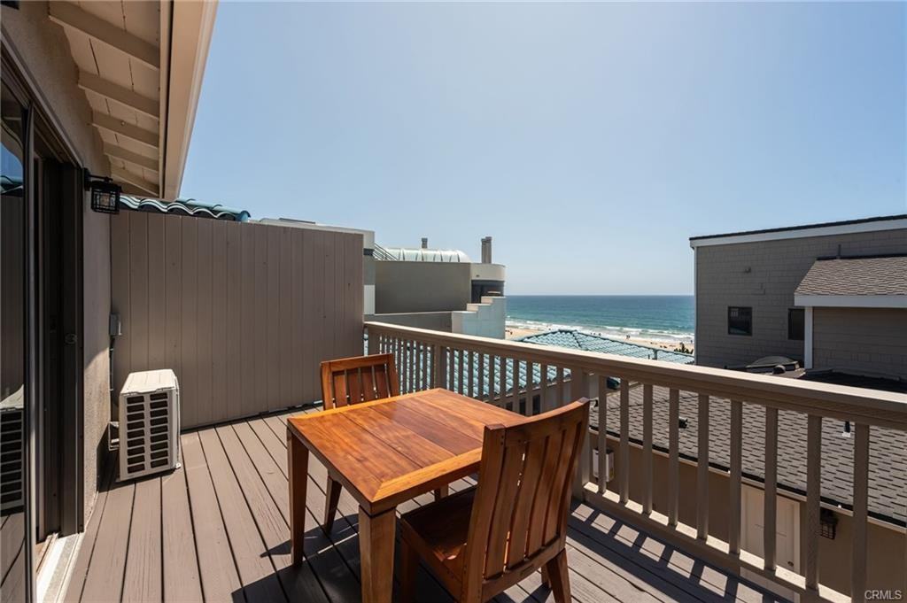 1609 Ocean Dr - Photo 3 of 8