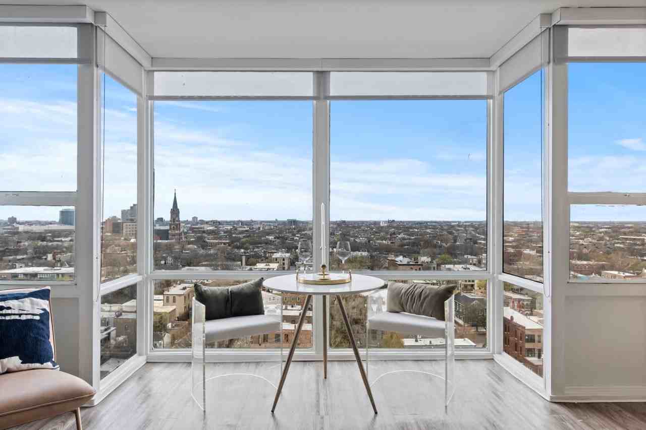 K Square - Photo 4 of 37