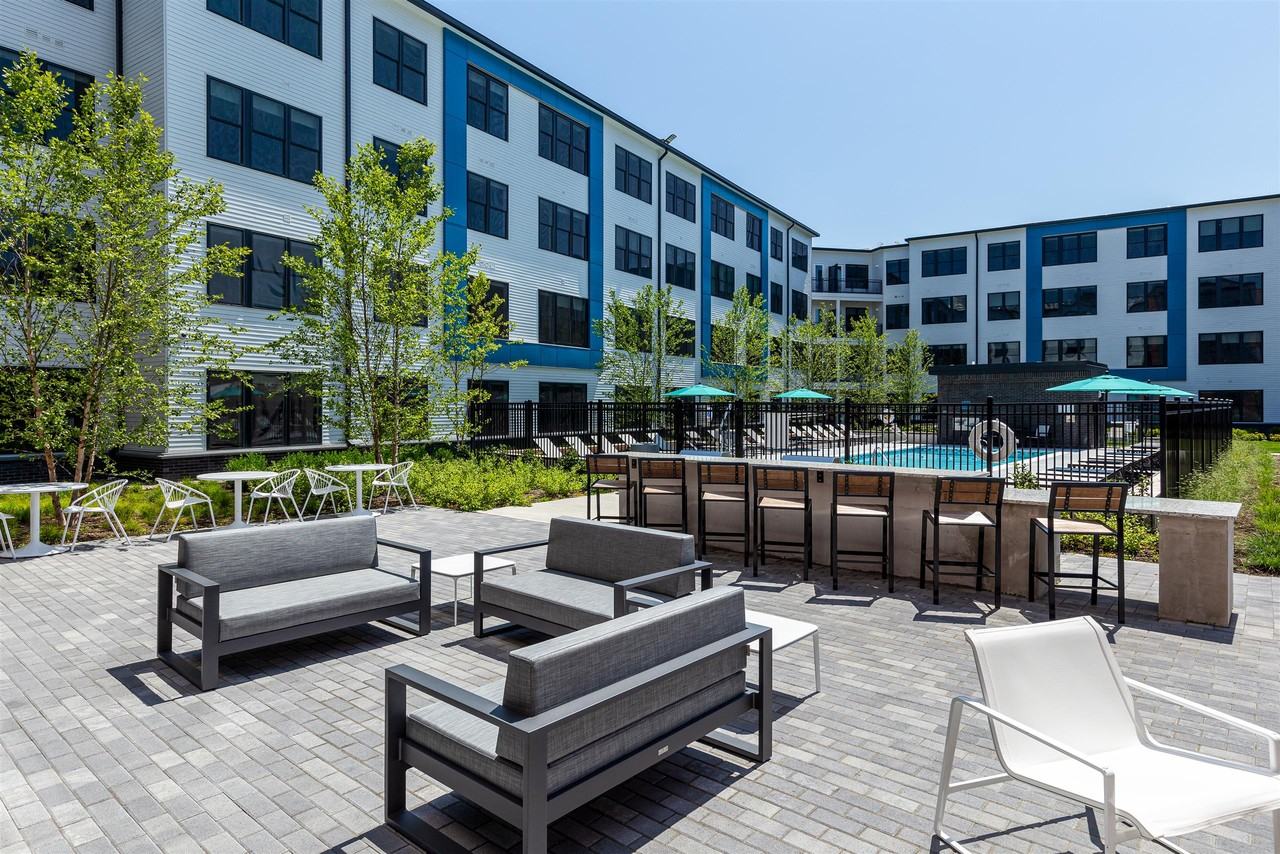 Parkway Apartments - Photo 4 of 52