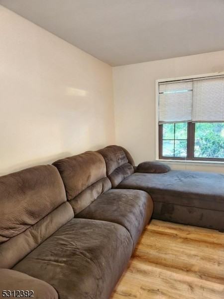 231 Riva Dr - Photo 2 of 8
