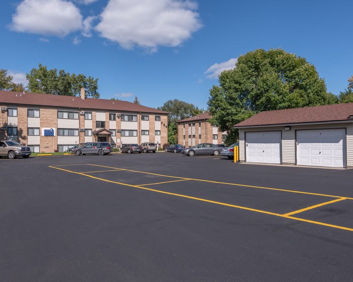 Lakeview Apartments - Photo 4 of 16