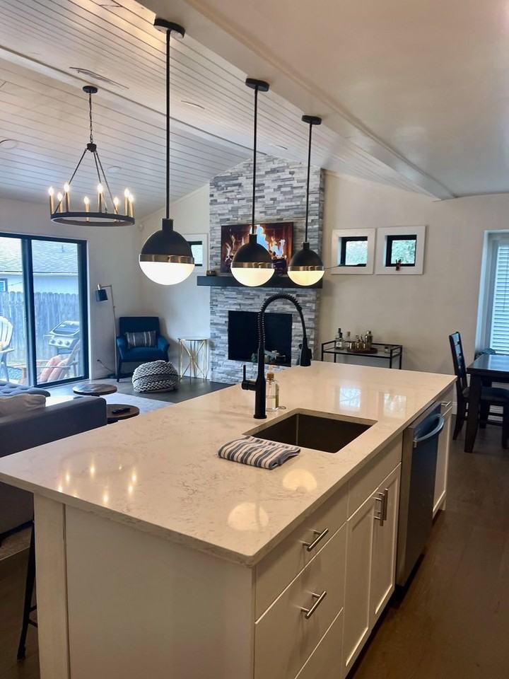 9002 Lodge Ct - Photo 3 of 15