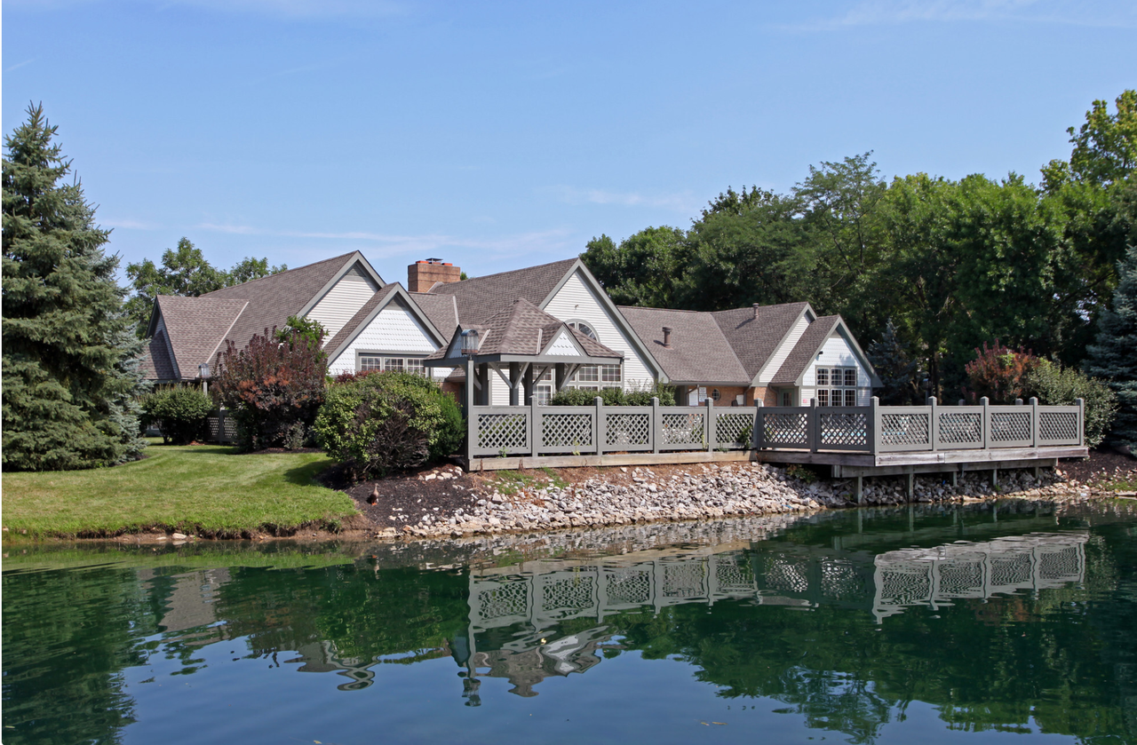 Water's Edge Apartments - Photo 3 of 50