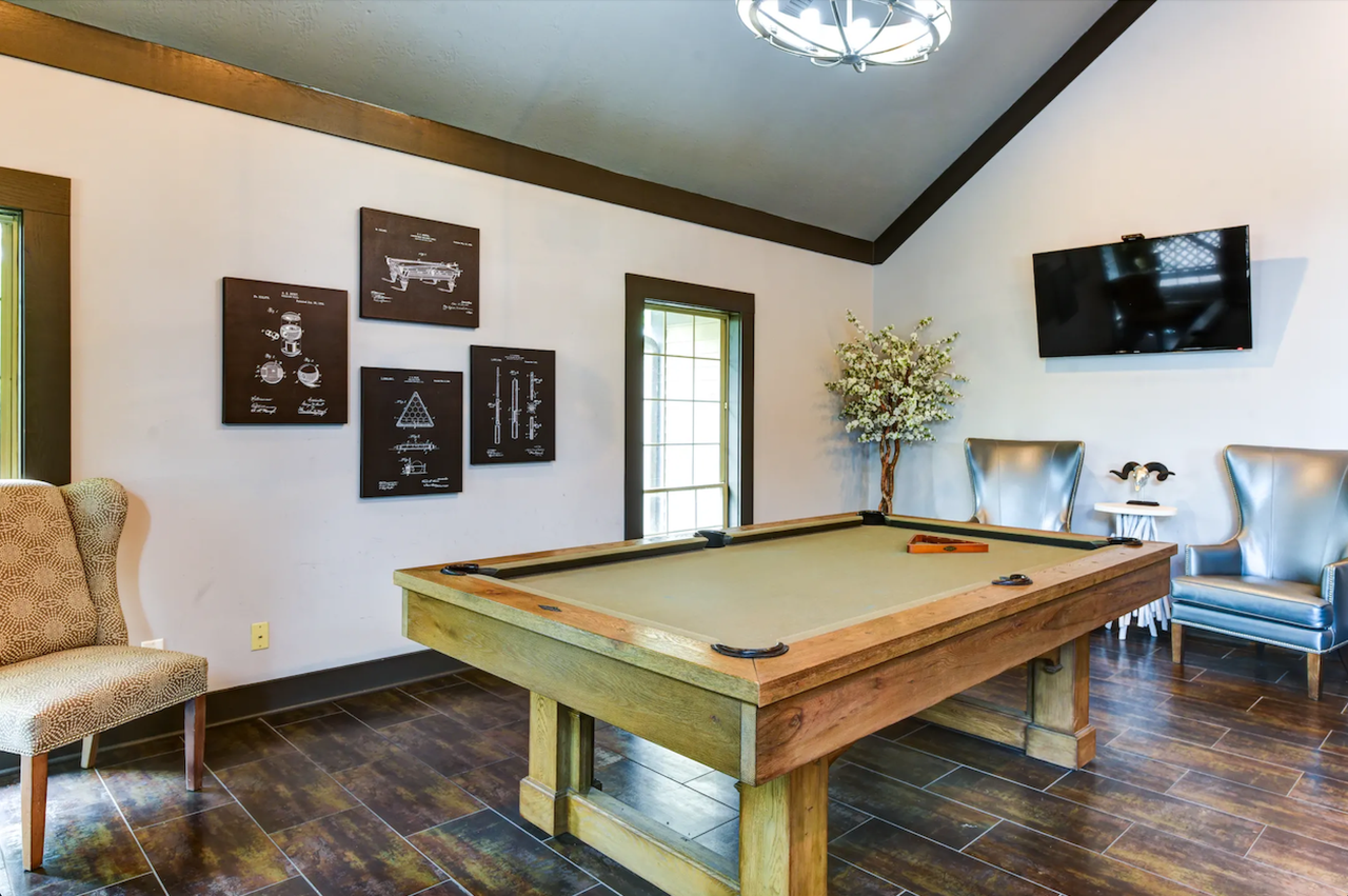 Water's Edge Apartments - Photo 5 of 50