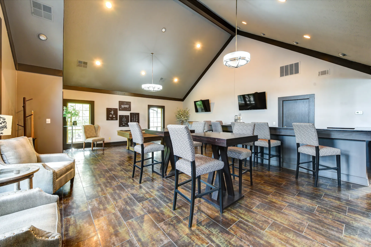 Water's Edge Apartments - Photo 7 of 50