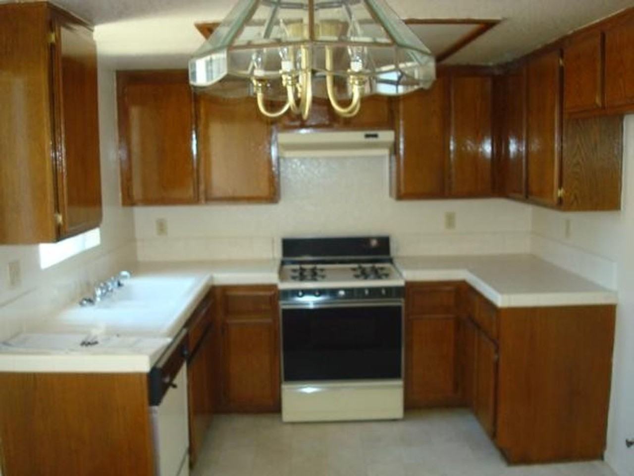 14115-21 Kornblum Ave. - Photo 3 of 21