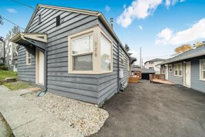 featured image of 926 N 104th St