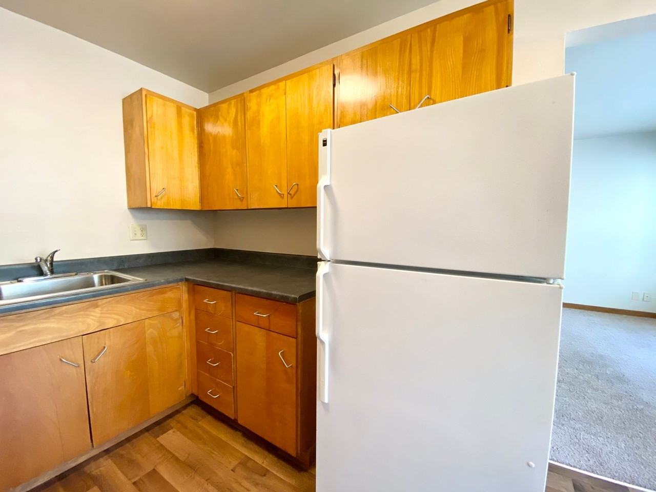 Welcome to Parkwood Apartments! - Photo 5 of 40