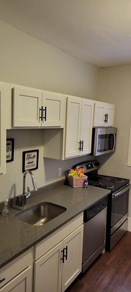 The Willis - Photo 6 of 16