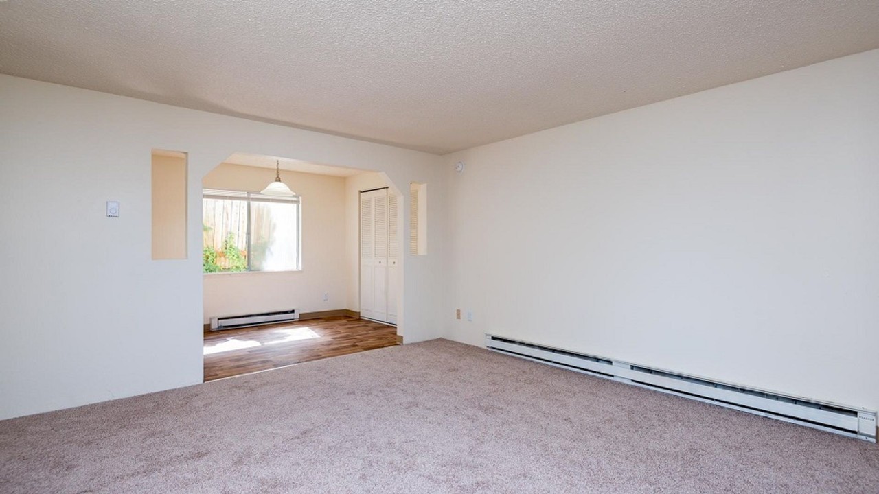Dakota Knoll Apartments - Photo 2 of 50