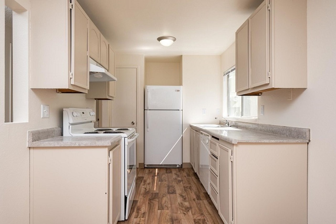 Dakota Knoll Apartments - Photo 3 of 50