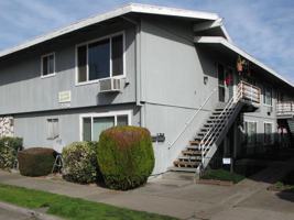 featured image of 220 N Ivy St