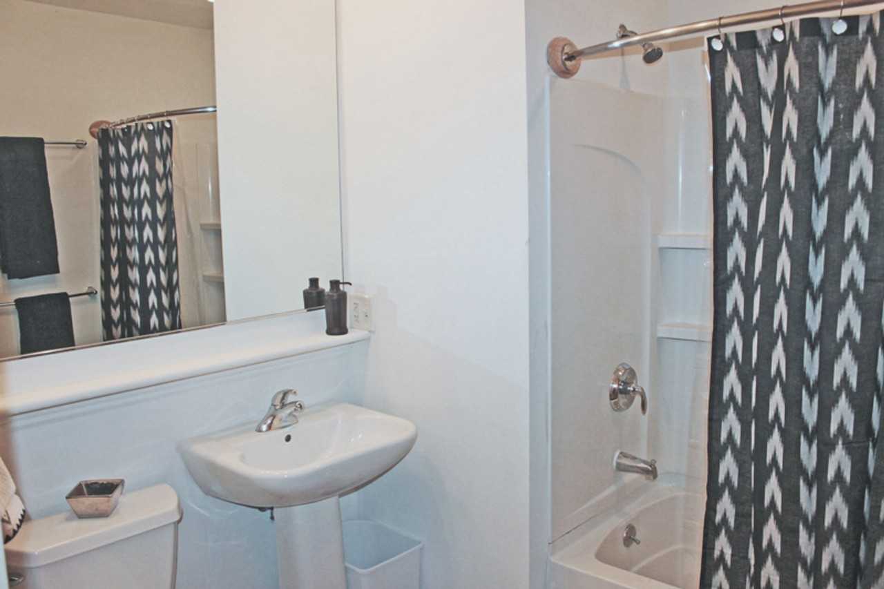 Brookview Commons East - Photo 6 of 50