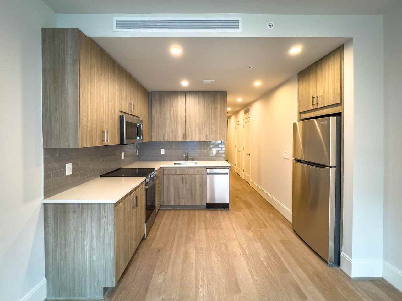 Weavers Row - Photo 7 of 50