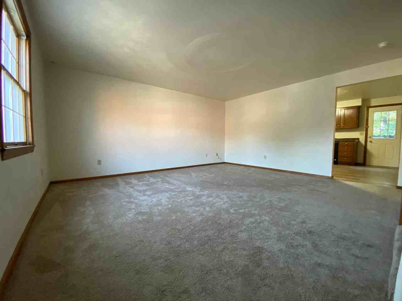 115 Edgewater Vlg #09 - Photo 4 of 14