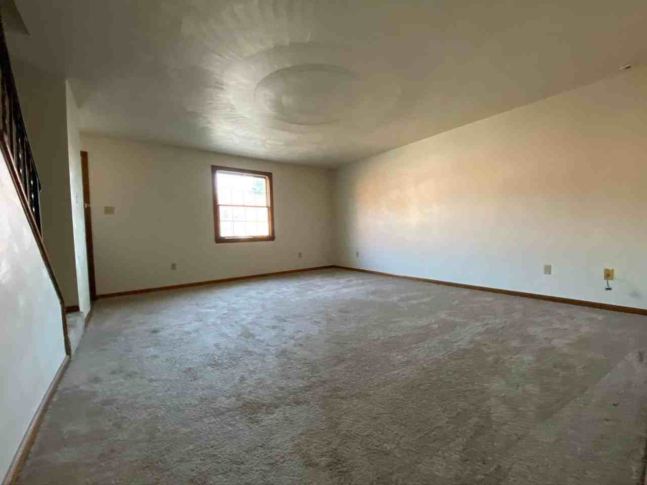 115 Edgewater Vlg #09 - Photo 3 of 14