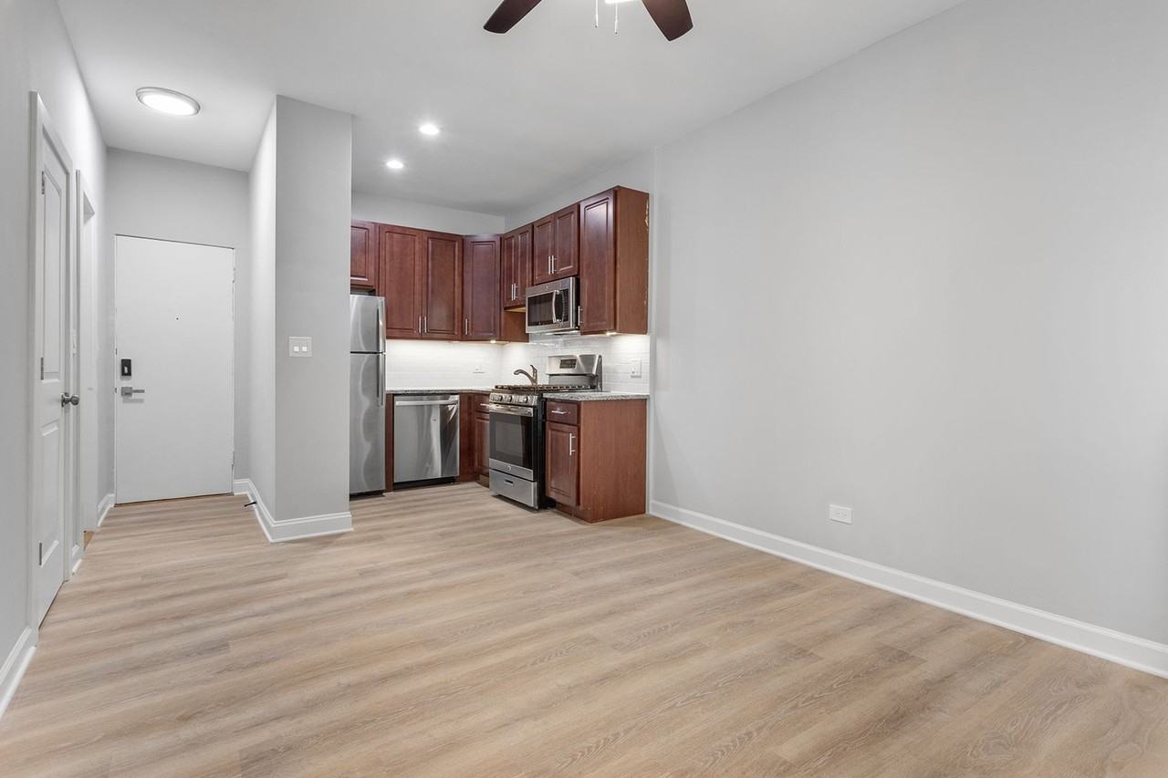 7600 N Sheridan Road - Photo 5 of 9