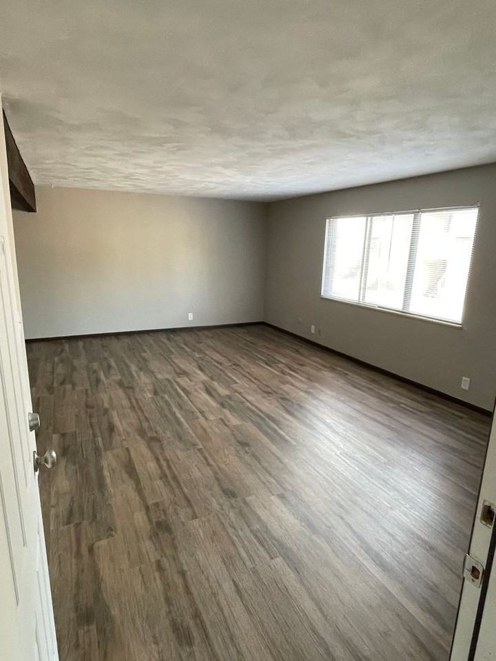 Brookside Apartments - Photo 5 of 32