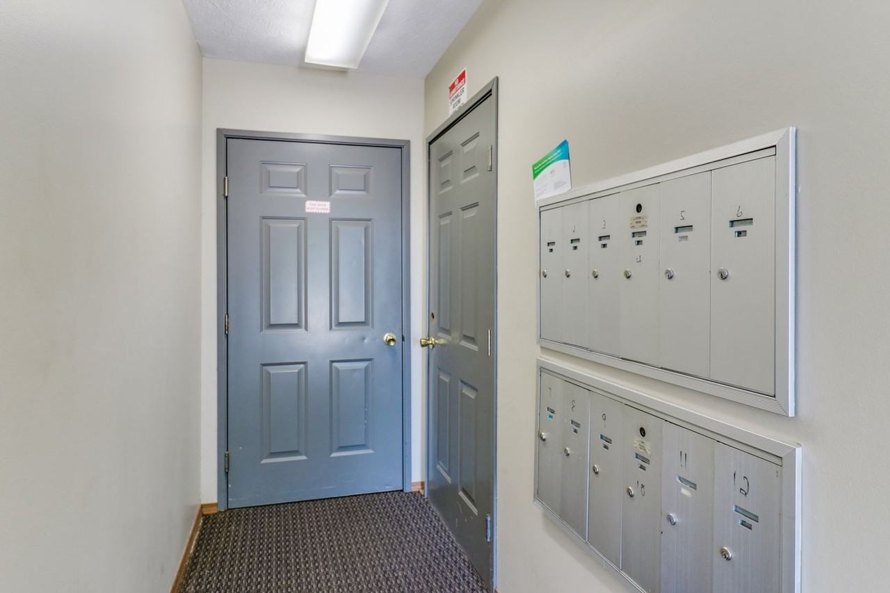 3 Christopher Way - Photo 3 of 28