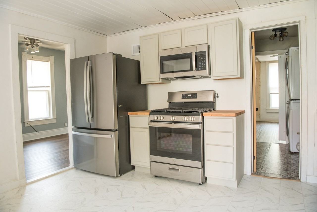 3 W High St - Photo 3 of 23