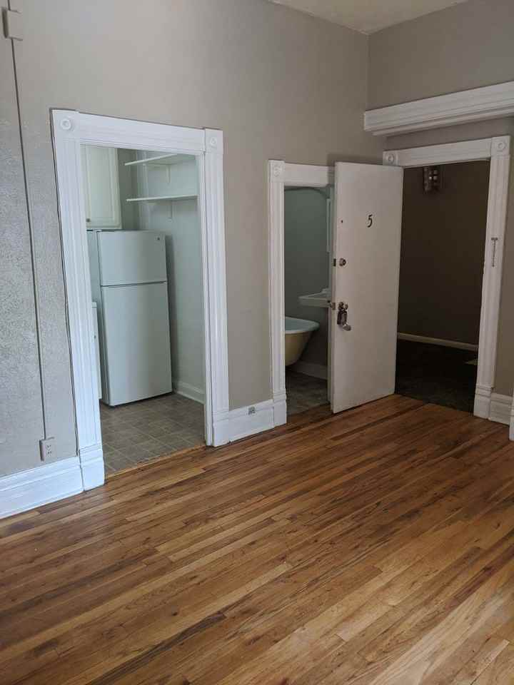 1230 N Washington St #5 - Photo 5 of 43